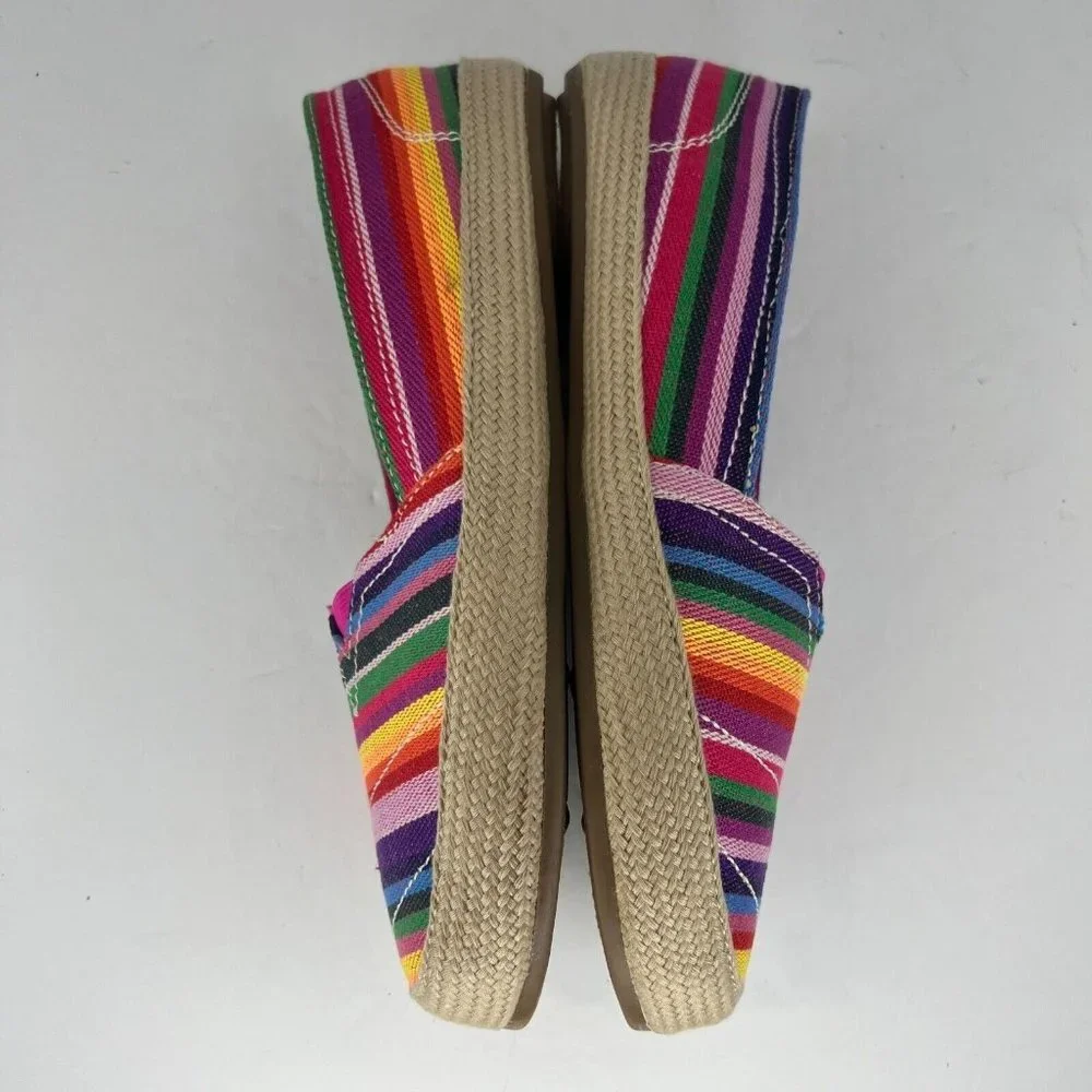 Maui Island Womens Tiki Multicolor Canvas Color Striped Size 7M Slip On Shoes